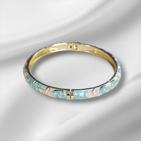 Vintage Floral Enamel Hinged Bangle – Pastel Blue & Pink Cloisonné Style Bracelet