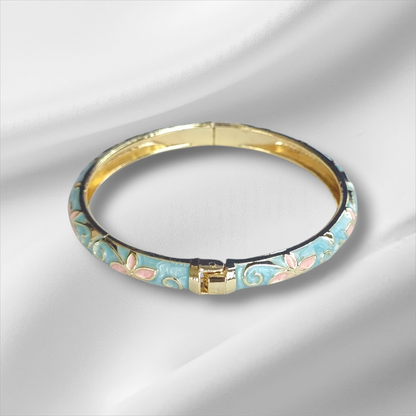 Vintage Floral Enamel Hinged Bangle – Pastel Blue & Pink Cloisonné Style Bracelet